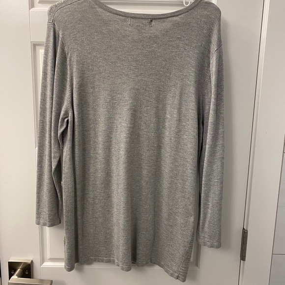 Grey sweater - Picture 4 of 4